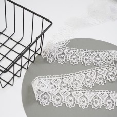 Кружево ажурная вязка. Цвет - белый Кружево ажурная вязка. Цвет - белый
